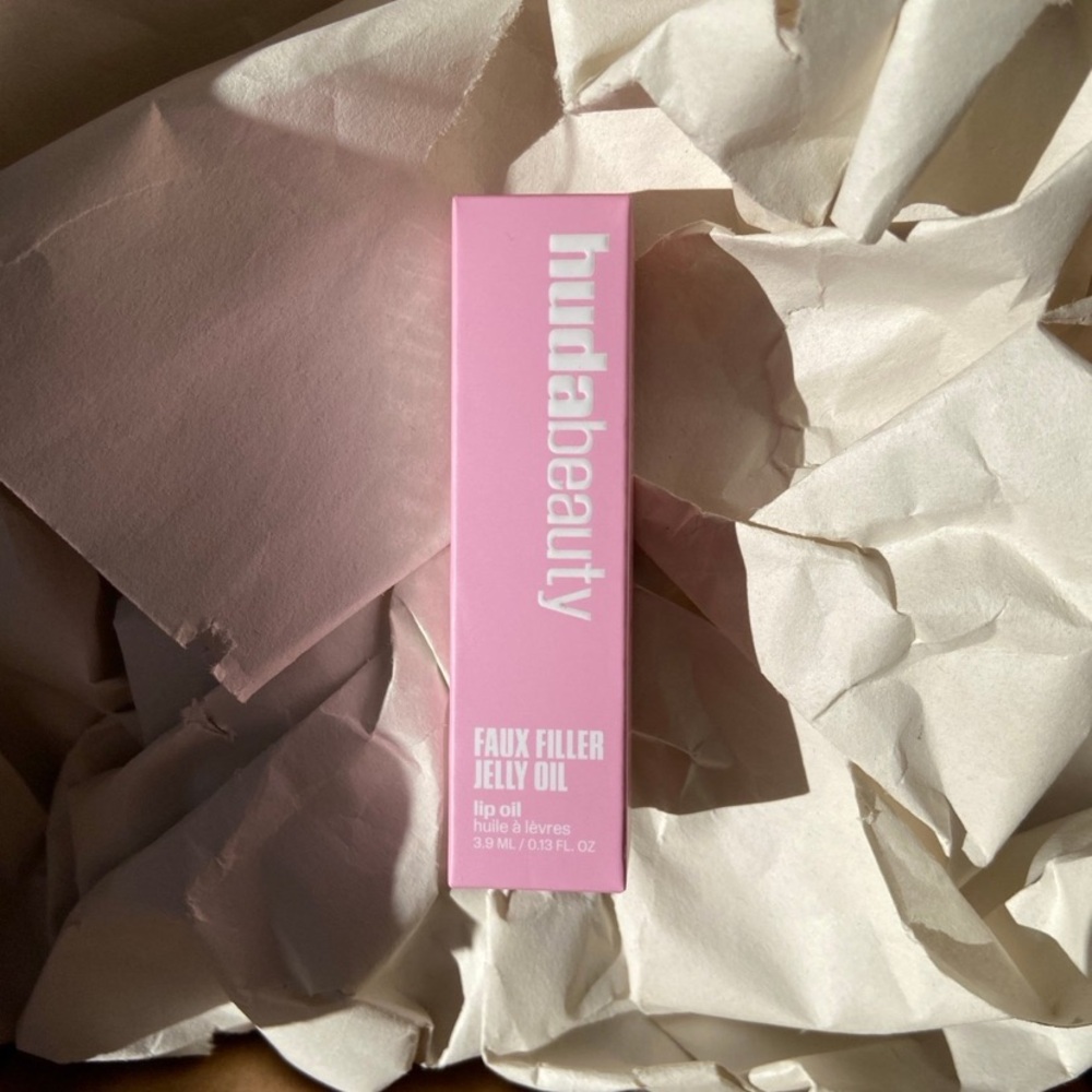 New Huda Beauty Faux Filler Ultra-Hydrating Tinted Jelly Lip Oil